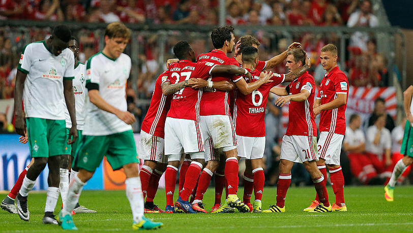 Ein halbes Dutzend: Im Hinspiel gewinnt der FC Bayern gegen völlig überforderte Bremer mit 6:0. Ein halbes Dutzend: Im Hinspiel gewinnt der FC Bayern gegen völlig überforderte Bremer mit 6:0.