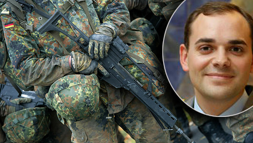 Florian Kling ist Sprecher des "Darmstädter Signals", einer Vereinigung von Soldaten, die sich kritisch mit den Geschehnissen innerhalb der Bundeswehr auseinandersetzen. Florian Kling ist Sprecher des "Darmstädter Signals", einer Vereinigung von Soldaten, die sich kritisch mit den Geschehnissen innerhalb der Bundeswehr auseinandersetzen.