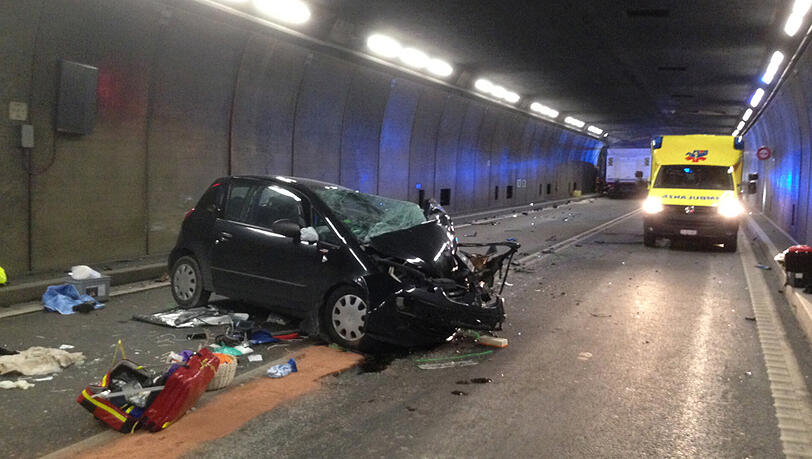 Der Unfallort im Gotthardtunnel - hier starben zwei Menschen. Der Unfallort im Gotthardtunnel - hier starben zwei Menschen.
