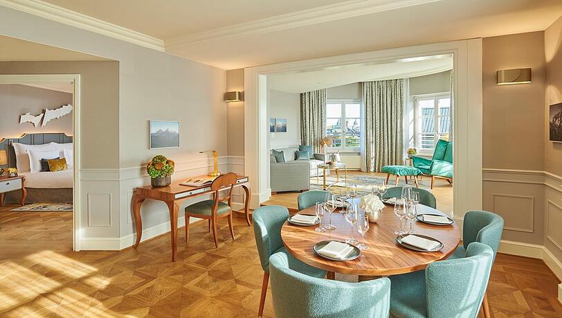 Das Esszimmer der Suite bietet Platz für sechs Personen. Das Esszimmer der Suite bietet Platz für sechs Personen.