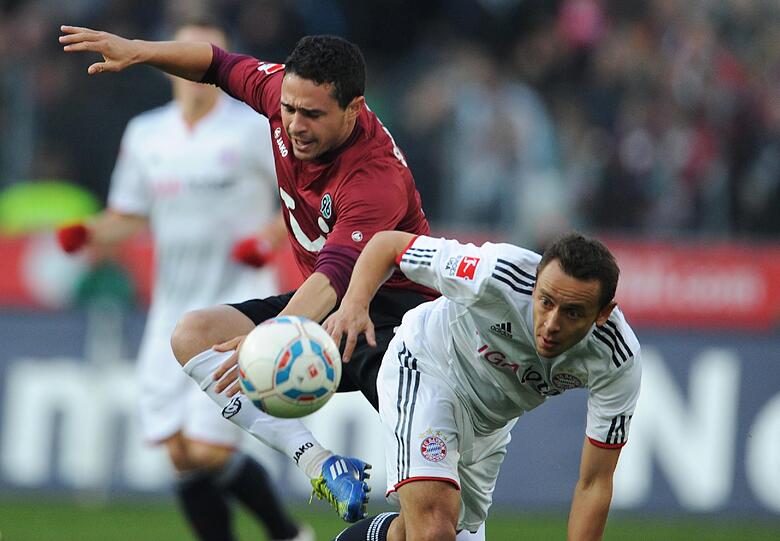 RAFINHA: Plagte sich zuletzt mit Adduktorenproblemen herum, in Hannover wieder am Start. Sein Foul an Pinto führte zu Rudelbildung an der Seitenlinie. Ordentlicher Auftritt, nach vorne zu wenig. Note 4