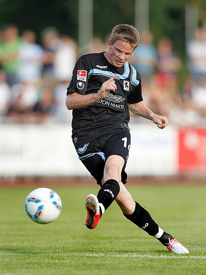Die Neuzugänge der Löwen bei ihrem ersten Auftritt: Stoppelkamp und Tomasov überzeugen beim Testspiel gegen den FC Leutkirch.