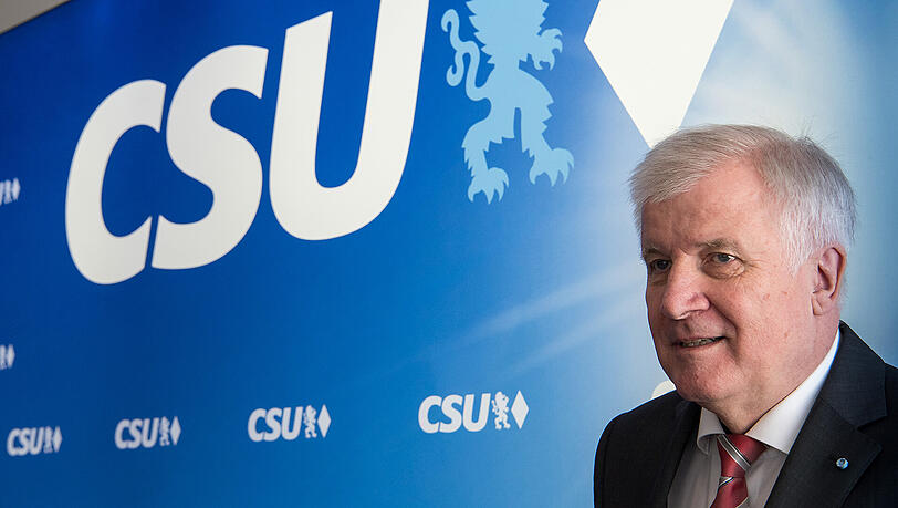 Horst Seehofer wurde nach dem CSU-Ergebnis bei der Bundestagswahl massiv kritisiert. Horst Seehofer wurde nach dem CSU-Ergebnis bei der Bundestagswahl massiv kritisiert.
