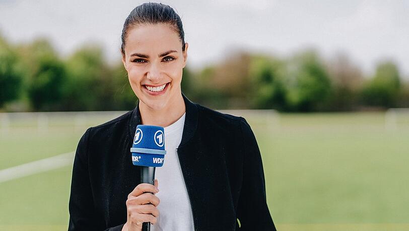 Esther Sedlaczek ist vor allem als "Sportschau"-Moderatorin bekannt.