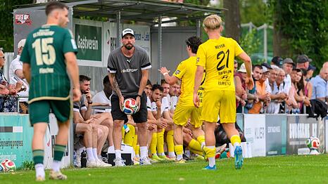 Verl&auml;sst Vilzing: Coach Kirschbaum (l.).
