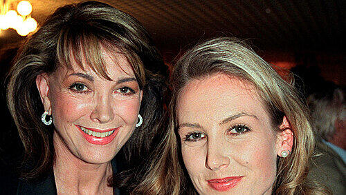 Petra Schürmann mit ihrer Tochter, die 2001 verstarb Petra Schürmann mit ihrer Tochter, die 2001 verstarb