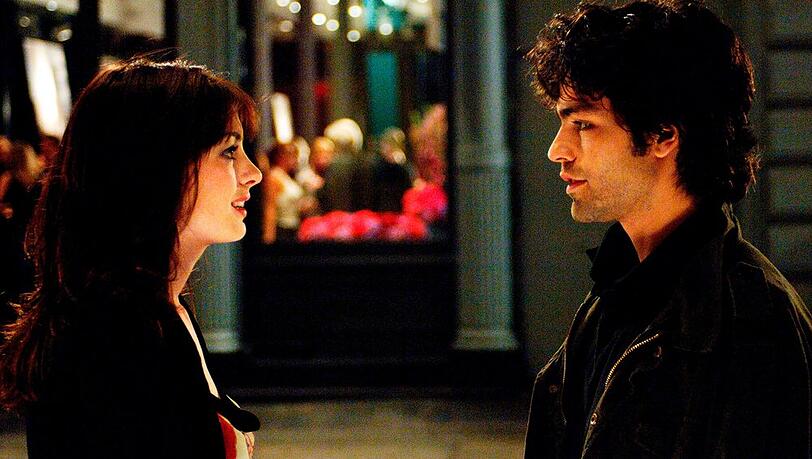 Anne Hathaway und Adrian Grenier in "Der Teufel tr&auml;gt Prada".