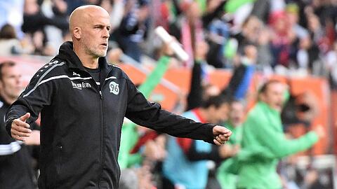 Michael Frontzeck, Trainer von Hannover 96, ist als ehemaliger Nationalspieler schockiert von den Vorgängen beim DFB.