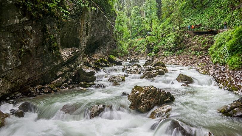 Was toll ist an einem Ausflug in die Breitachklamm: Egal ob es regnet oder die Sonne von oben brennt, diesen Rundweg kann man immer machen.