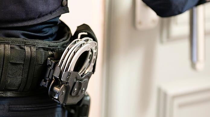Die Polizei hat einen weiteren Verdächtigen festgenommen. (Symbolbild)