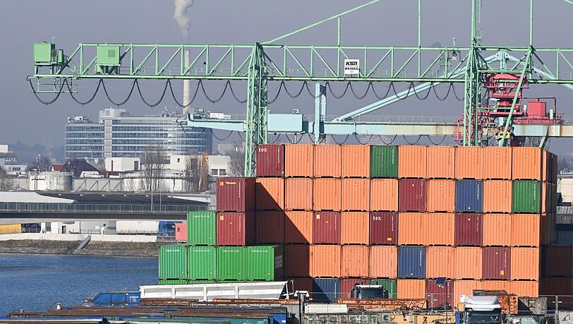 Deutschlands Exporteure haben nach dem Dämpfer zu Jahresbeginn im Februar wieder bessere Geschäfte gemacht. (Archivbild) Deutschlands Exporteure haben nach dem Dämpfer zu Jahresbeginn im Februar wieder bessere Geschäfte gemacht. (Archivbild)