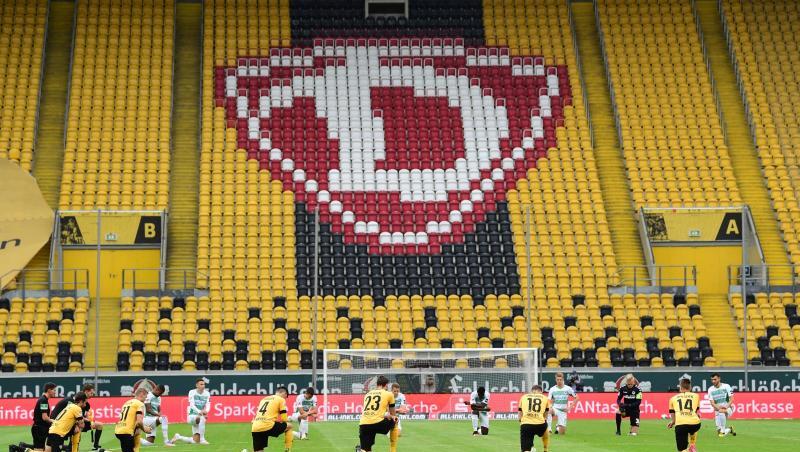 Dynamo Dresden erwägt nach dem so gut wie sicheren Abstieg in die 3. Liga rechtliche Schritte wegen vermeintlicher Wettbewerbsverzerrung. Dynamo Dresden erwägt nach dem so gut wie sicheren Abstieg in die 3. Liga rechtliche Schritte wegen vermeintlicher Wettbewerbsverzerrung.