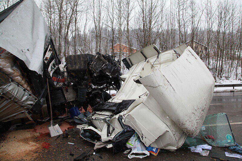 Schwerer Lkw-Unfall auf der A 8 in Richtung Salzburg: Die Bilder