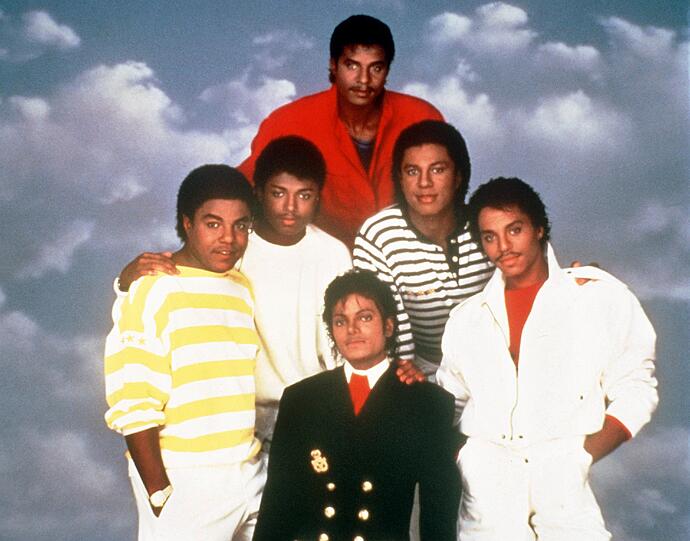 Keine Boyband im eigentlichen Sinne aber extrem erfolgreich auf der ganzen Welt und das Sprungbrett für den King of Pop Michael Jackson (mitte): "Jackson Five". Vom Vater Joseph Jackson gegründet und gemanaged - die Brüder Tito, Randy, Jackie, Jermaine und Marlon (v.l.).