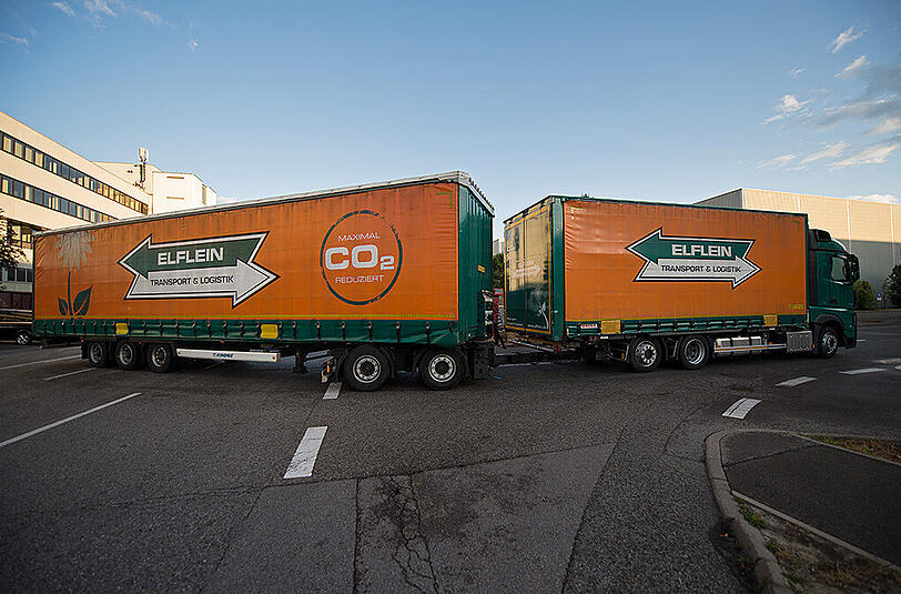 Mit den großen Lkw wird die Straße attraktiver, befürchtet die "Allianz pro Schiene".