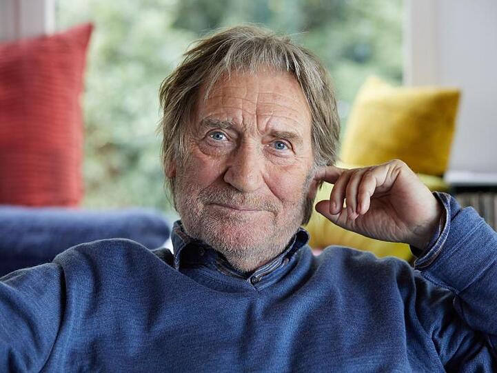Matthias Habich am Set vom NDR-"Tatort".