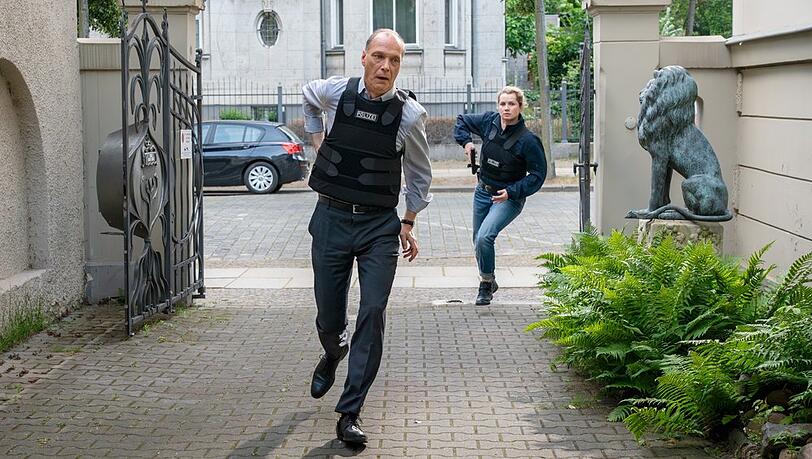 Martin Brambach als Peter Schnabel und Cornelia Gröschel als Leonie Winkler ermitteln im Dresdner "Tatort". Martin Brambach als Peter Schnabel und Cornelia Gröschel als Leonie Winkler ermitteln im Dresdner "Tatort".