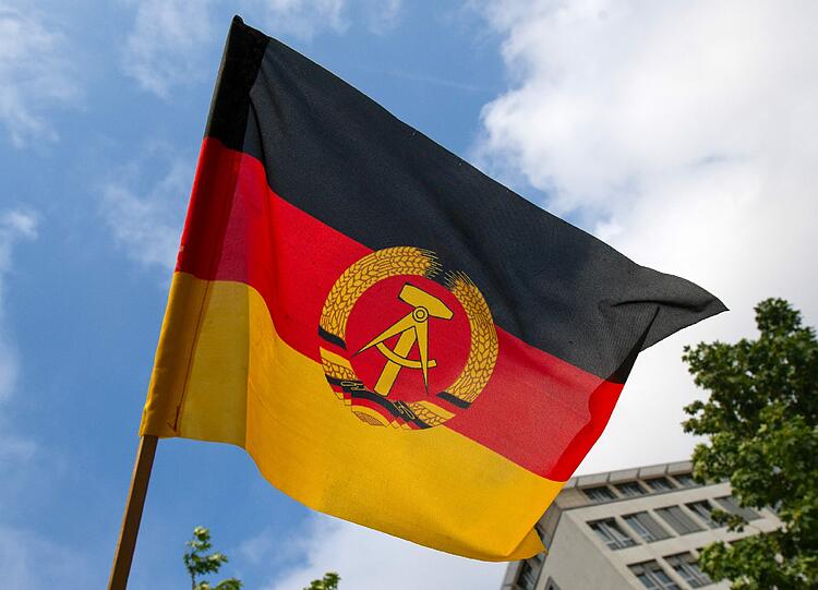 Ein Syrier wollte für Flüchtlinge aus der DDR vor 25 Jahren 225 Mark spenden.