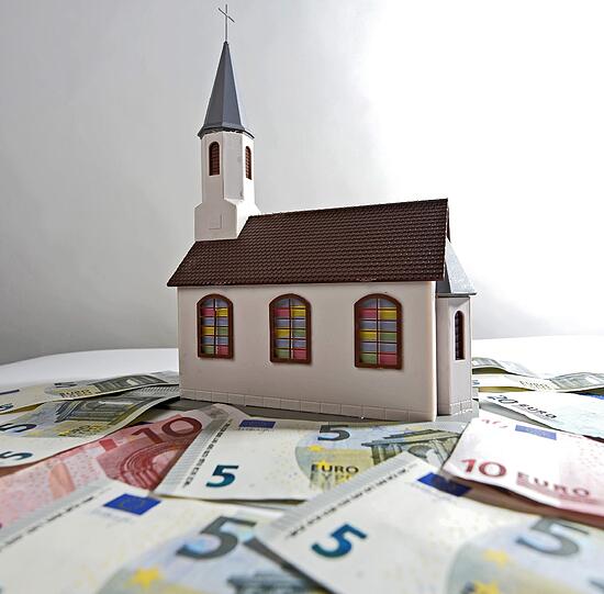 Jede Menge Geld: Auch auf die Kapitalertragssteuer wird Kirchensteuer erhoben.