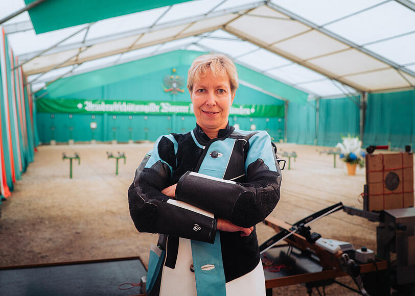 Diana Eyb hat mit 12 Jahren angefangen zu schießen. Sie sagt, Frauen hätten im Schießsport einen Vorteil gegenüber Männern – sie seien fokussierter.