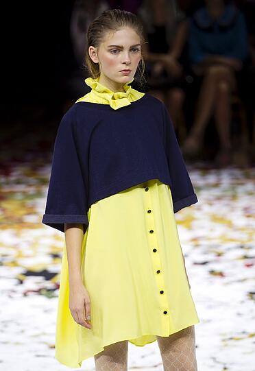 Fashion Week Paris - eine Kreation Gaspard Yurkievichs für Frühnling/Sommer 2012.