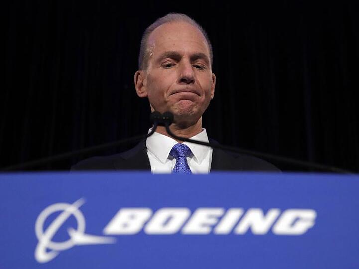 Boeing-Chef Muilenburg: Die US-Luftfahrtbehörde FAA hat wegen angeblicher Versäumnisse im Zusammenhang mit dem Krisenjet 737 Max schwere Vorwürfe gegen Boeing erhoben.
