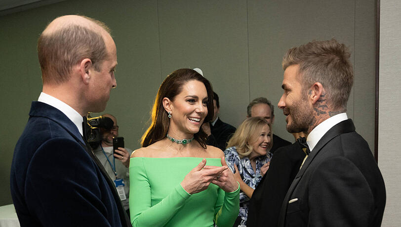 Prinz William und Prinzessin Kate im Gespräch mit David Beckham bei den Earthshot Awards 2022 Prinz William und Prinzessin Kate im Gespräch mit David Beckham bei den Earthshot Awards 2022