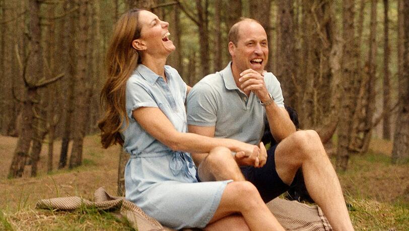 Händchenhaltende Royals: Prinzessin Kate und Prinz William haben in dem Video von Will Warr auffällig viel Körperkontakt.