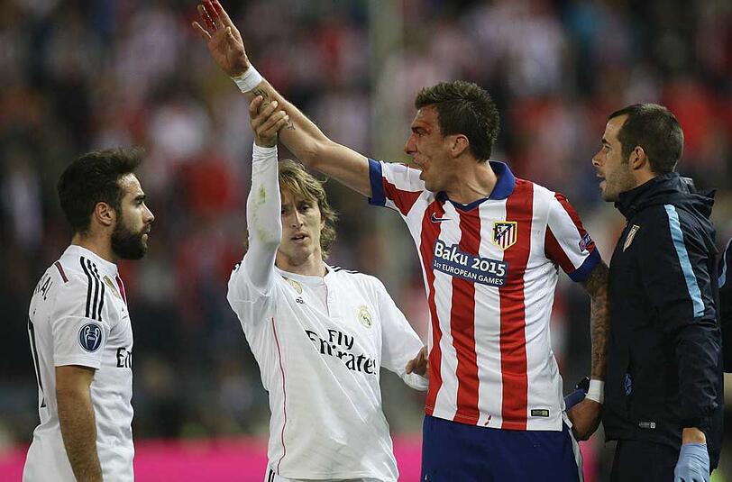 Mario Mandzukic bekam einiges ab im Stadt-Derby der Champions League zwischen Atletico und Real Madrid.