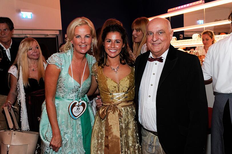 Astrid Söll, Sarah Lombardi und Angermaier-Chef Axel Munz