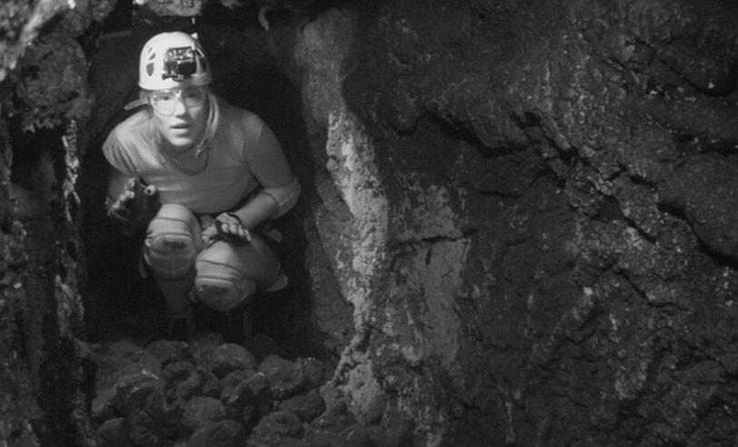 Larissa Marolt kann in einer Höhle bis zu elf Sterne finden. Sobald sie in der Höhle ist hat sie elf Minuten Zeit für die Herausforderung. Doch neben den elf Sternen sind auch Babypythons, Babykrokodile, Ratten, Kakerlaken, Grillen und Aale in der Höhle...