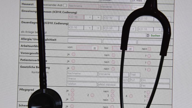 Ab 1. Januar 2021 soll eine elektronische Patientenakte (ePA) als freiwilliges Angebot für alle Versicherten starten. Ab 1. Januar 2021 soll eine elektronische Patientenakte (ePA) als freiwilliges Angebot für alle Versicherten starten.