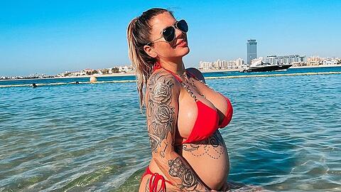 Jenny Frankhauser präsentiert im Urlaub ihren Babybauch. Doch Follower fällt eher ein anderes Detail auf.