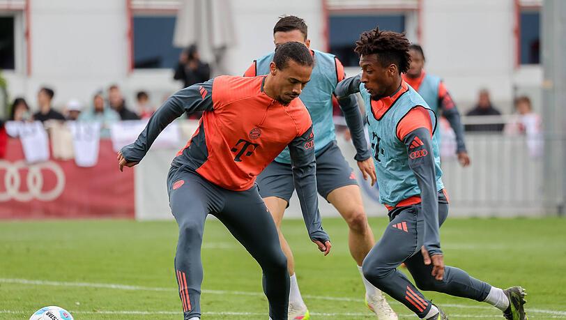 Der eine Offensivstar wechselt im Juli, der andere könnte ihm folgen: Leroy Sané (l.) und Kingsley Coman.