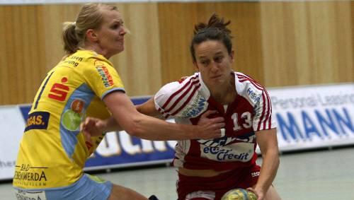 „Die Niederlage ist egal“: Für Kerstin Wohlbold (re.) und die Club-Girls zählt nur ein Sieg in Frankfurt. „Die Niederlage ist egal“: Für Kerstin Wohlbold (re.) und die Club-Girls zählt nur ein Sieg in Frankfurt.