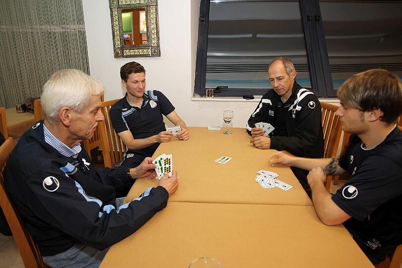Die Löwen beim Karteln: Ausgleich zum Training in Belek - die Bilder