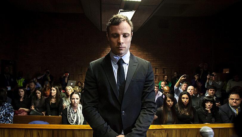 Oscar Pistorius während der Verhandlung in Pretoria. Jetzt hat das Berufungsgericht auf Mord entschieden. Oscar Pistorius während der Verhandlung in Pretoria. Jetzt hat das Berufungsgericht auf Mord entschieden.