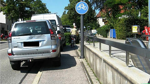 Darf ein falsch geparktes Auto fotografiert und das Bild an die Behörden weitergeleitet werden? (Symbolbild)