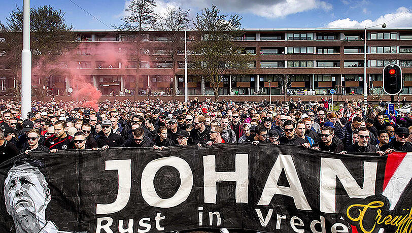 Ajax-Fans gedenken Johan Cruyff. Ajax-Fans gedenken Johan Cruyff.