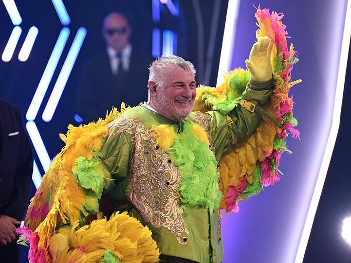 Schauspieler Heinz Hoenig als "Kakadu" in der ProSieben-Show "The Masked Singer".