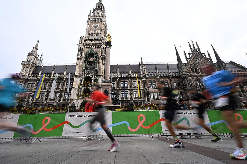 Der Münchner Marathon führte auch am Marienplatz vorbei. (Archivbild)