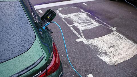 Die Rabatte auf Elektroautos reagieren bisher kaum auf die neue Pr&auml;mie. (Archivbild)