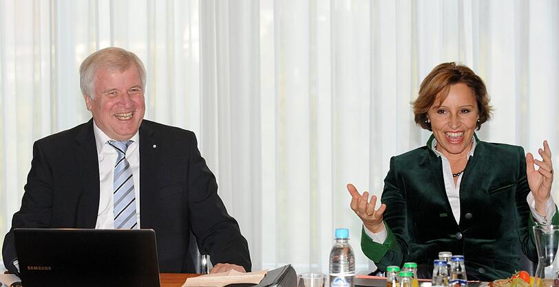 Horst Seehofer und Christine Haderthauer haben sichtlich Spaß.