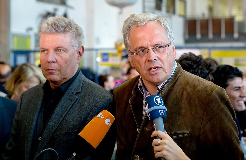 Am Samstag sind bis 10:30 Uhr 3600 Flüchtlinge am Hauptbahnhof angekommen. Die Bilder!