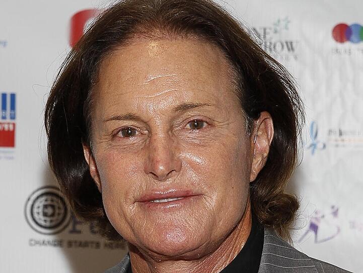 Bruce Jenner führt Kim Kardashian zum Altar