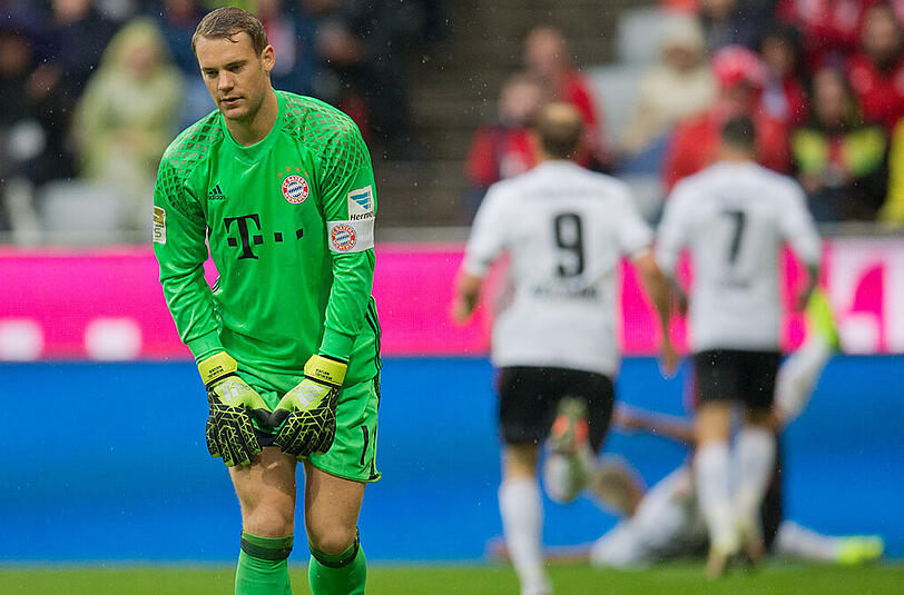 Manuel Neuer: Note 2. Oha! Ja, da schau her! Der erste Gegentreffer dieser Saison (in allen Pflichtspielen) für Manuel Neuer &ndash; und das nach exakt 458 Minuten. War machtlos gegen den Schuss von Ingolstadts Lezcano mit der Pieke durch seine Beine. Krass gute Parade gegen Leckies Schuss aus wenigen Metern (53.) - im Stile eines Handballtorwarts. In der Nachspielzeit nochmal auf dem Posten.