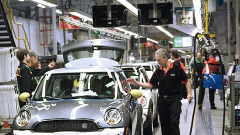 Produktion von Mini-Fahrzeugen im Werk in Oxford: Gut 60.000 Arbeitsplätze in der deutschen Autoindustrie sind vom Brexit betroffen.
