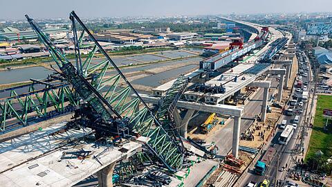 Bereits zum zweiten Mal innerhalb von 24 Stunden ist es in Thailand zu einem t&ouml;dlichen Ungl&uuml;ck mit einem Baukran gekommen.