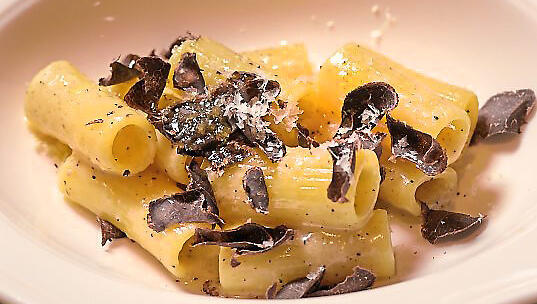 Dritter Gang: Trüffel-Rigatoni Dritter Gang: Trüffel-Rigatoni