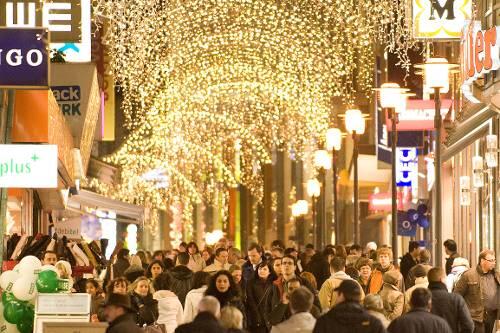 Weihnachten:Hundertausende stürmten am Samstag in die City.